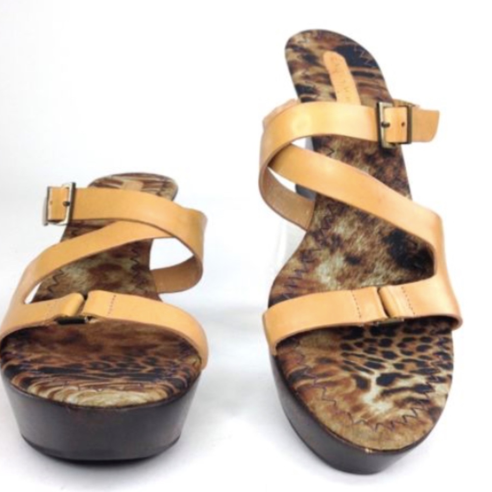 Enzo Size 9 Most Comfy Sandals  ~Wood Heels B342